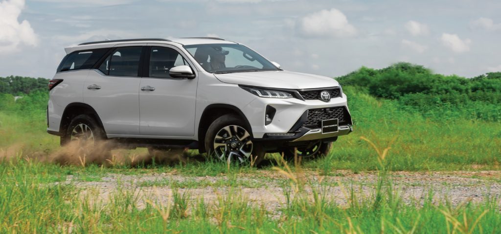 Toyota fortuner 2.4 4×2 AT